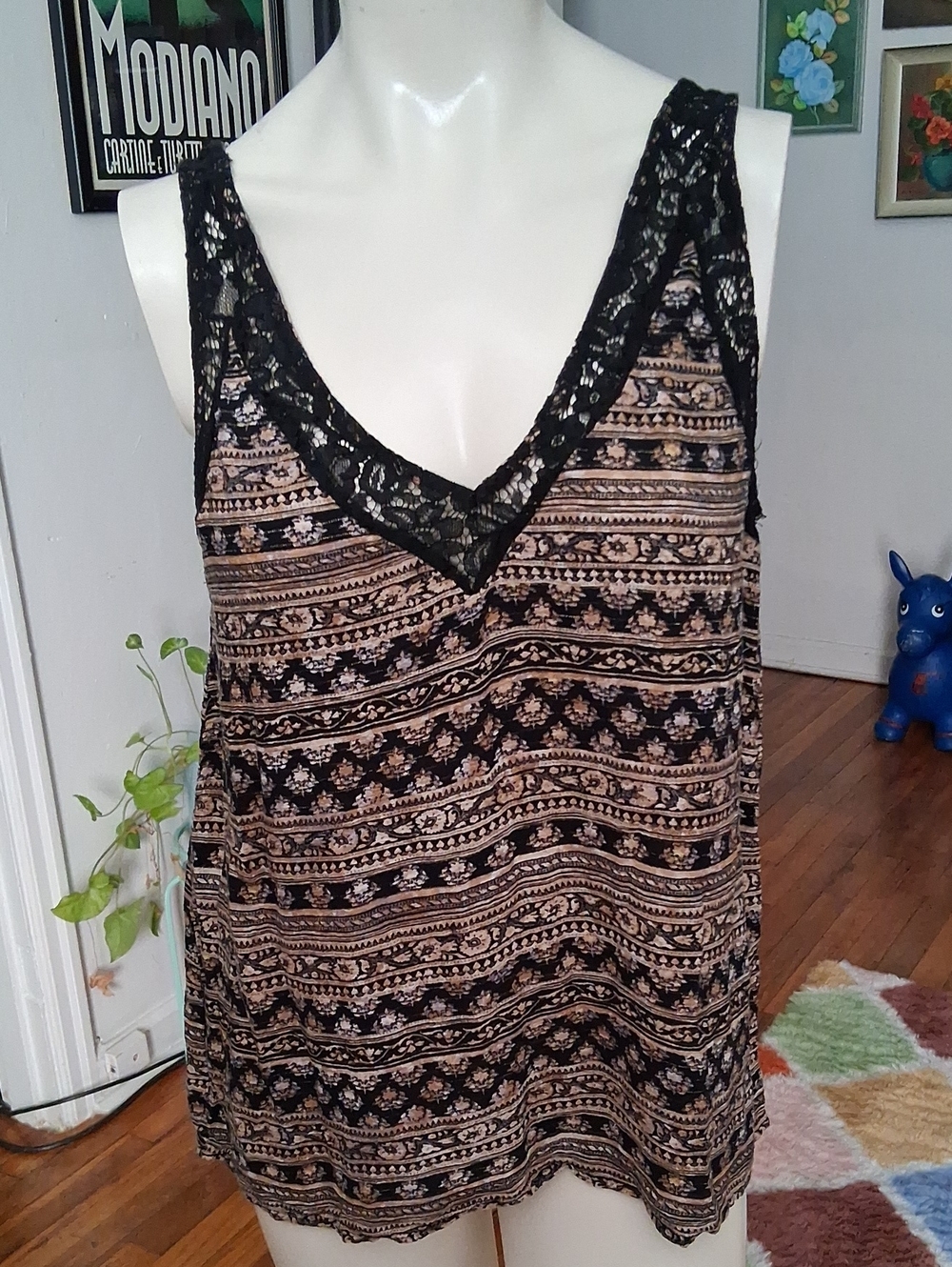 Daytrip Black and Tan Lace-Trim V-Neck Printed Camisole